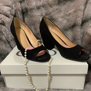 Women’s Peep-Toe Dress Shoes